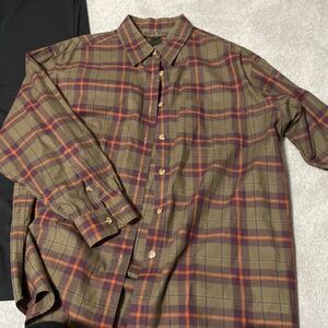 Jones jeans petite large looks like a flannel shirt but it’s not. 100% cotton